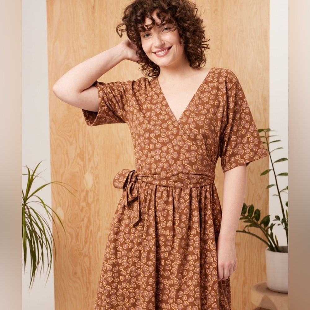 KNOWN SUPPLY KALEN DRESS - SPICE POP FLORAL GUC L - Picture 4 of 5